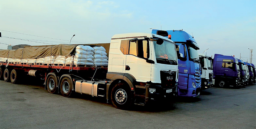 The Jordan Hashemite Charity Organisation and the Jordan Armed Forces-Arab Army dispatches a humanitarian convoy consisting of 32 trucks to the war-torn Gaza Strip (JAF photo)