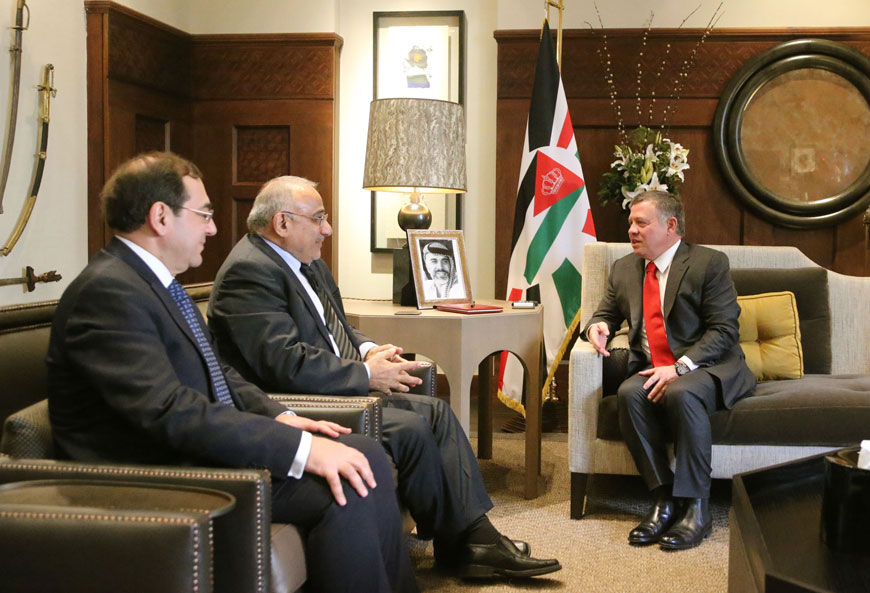 His Majesty King Abdullah meets with Iraqi Oil Minister Adel Abdel Mahdi and Egyptian Petroleum and Mineral Resources Minister Tarek El Molla in Amman on Sunday  (Photo courtesy of Royal Court)