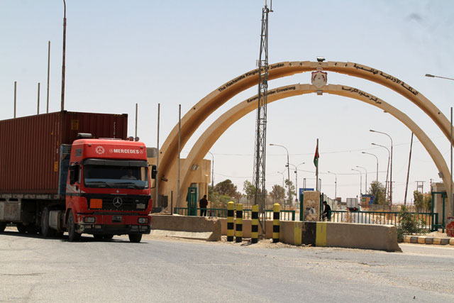 The Jordan-Iraq border crossing is expected to be reopened for passengers, trade in two weeks (File photo)
