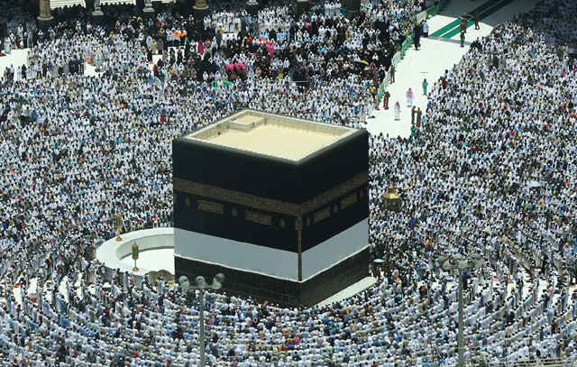 Muslim worshippers pray around the Kaaba, Islam’s holiest shrine, at the Grand Mosque in Saudi Arabia’s holy city of Mecca, on Wednesday (AFP photo)
