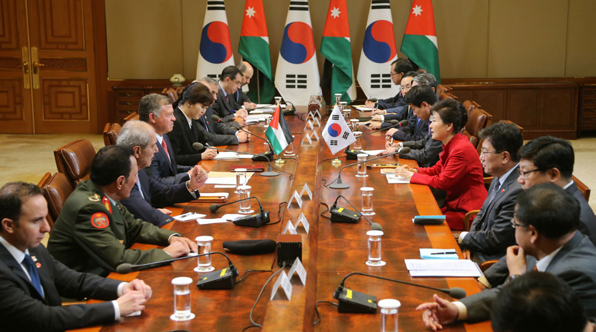 His Majesty King Abdullah and South Korea’s President Park Geun-hye head delegations during talks in Seoul on Friday  (Photo courtesy of Royal Court)
