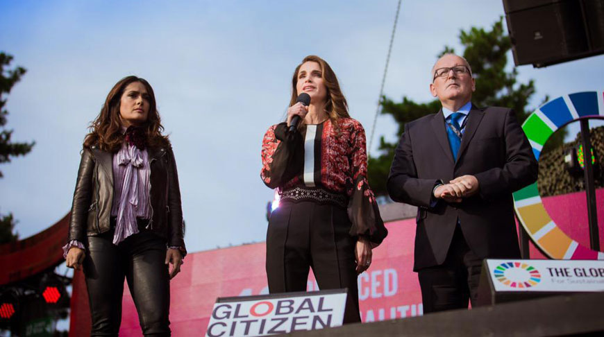 Her Majesty Queen Rania speaks to thousands of attendees, along with world renowned figures and celebrities, to announce new UN development goals at the Global Citizen Festival in New York on Sunday (Photo courtesy of Queen Rania’s office)