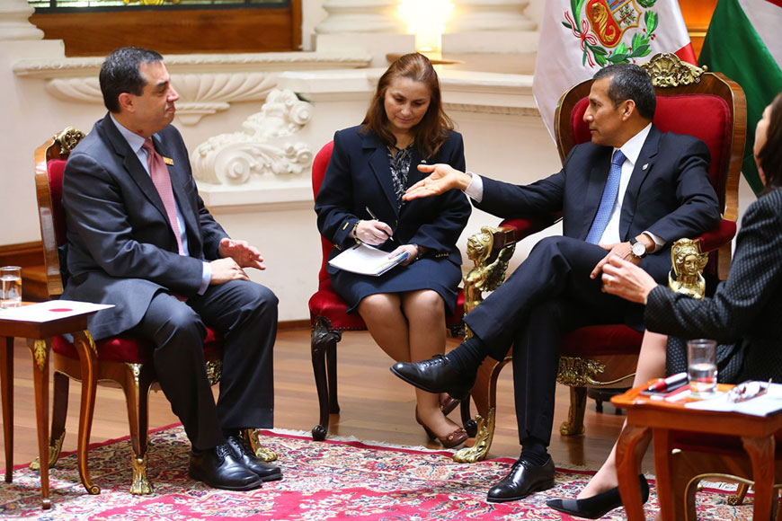 Planning and International Cooperation Minister Imad Fakhoury meets with Peruvian President Ollanta Humala in Lima on Sunday (Photo courtesy of Planning and International Cooperation Ministry)