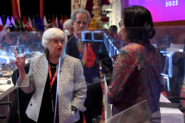 US Secretary of Treasury Janet Yellen (left) speaks with Indonesian Finance Minister Sri Mulyani prior to the G-20 Finance Ministers Meeting in Nusa Dua, on Indonesia resort island of Bali, on Friday (AFP photo)