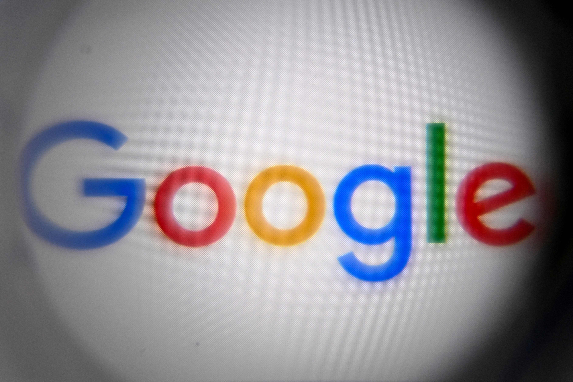 The photo taken on Monday in Moscow shows the US multinational technology and Internet-related services company Google's logo on a smartphone screen (AFP photo)
