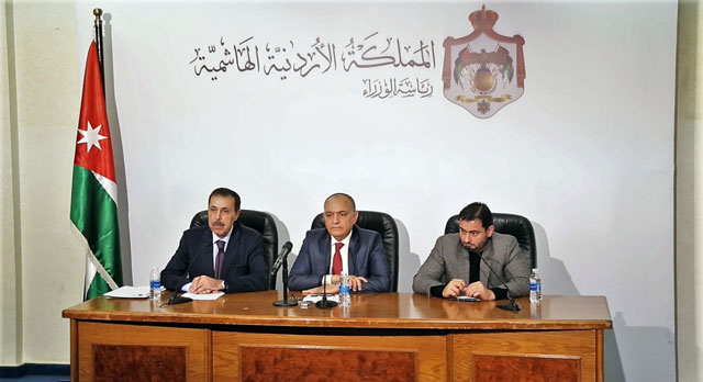 From left to right: Minister of Education Tayseer Nueimi, Minister of State for Media Affairs Amjad Adaileh and Minister of Industry, Trade and Supply Tareq Hammouri hold a press briefing on Sunday (Petra photo)