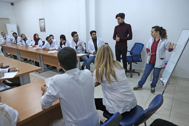 This photo, taken on February 22, shows Syrian doctors attending a training at a Migrant Health Centre in Ankara (AFP photo)