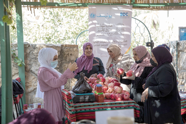 The Iraq Al Amir Women Cooperative Society, supported by the Business Development Centre and UNICEF, hosted a festival of seasonal agricultural products (Photo courtesy of BDC)
