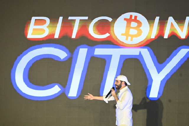 President of El Salvador, Nayib Bukele, gestures during his speech at the closing ceremony of the Latin Bitcoin conference at Mizata Beach, El Salvador, on Saturday (AFP photo)