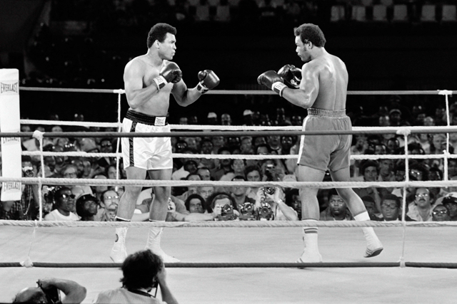 This photo taken on October 30, 1974 shows the fight between US boxing heavyweight champions, Muhammad Ali (left) and George Foreman in Kinshasa (AFP photo)