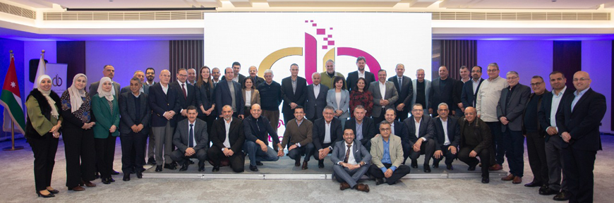Governor of the Central Bank of Jordan Adel Sharkas and participants pose for a group photo during the 2023 Jordanian Banking Summit on Saturday (Petra photo)