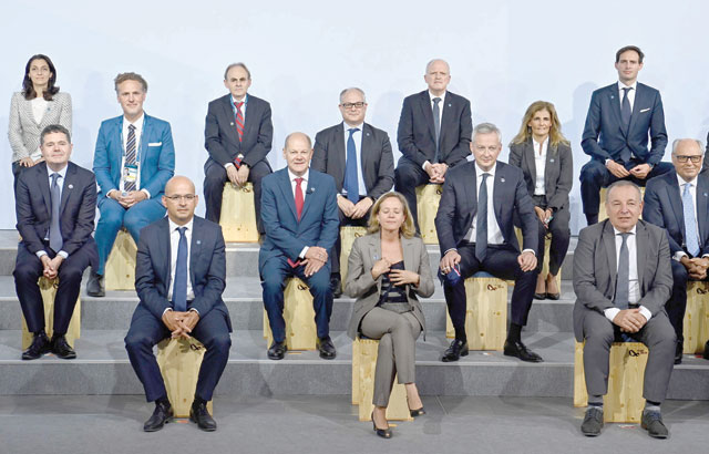 The photo shows participants in the Informal Meeting of Ministers for Economics and Financial Affairs, including French Finance and Economy Minister Bruno Le Maire (middle row, 2nd right) in the family photo, in Berlin, on Friday (AFP photo)