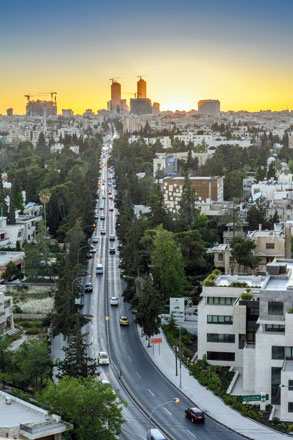 Following driver demands, the LTRC issued a decision this week that prevents ride-hailing application companies from suspending a driver's permit without filing a request specifying the reasons for revocation, protecting them from abrupt suspension (Photo by Amjad Ghsoun)