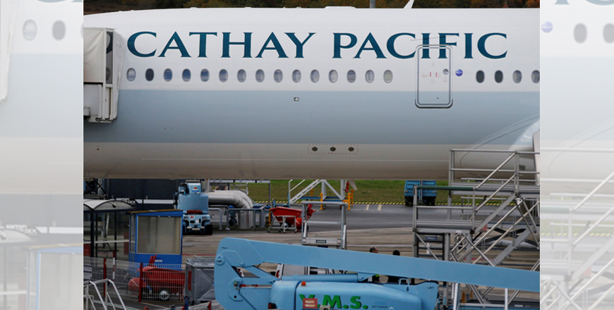 A passenger plane of Cathay Pacific Airways parks at the airport in Colomiers near Toulouse, southwestern France, on November 24, 2016 (Reuters file photo)