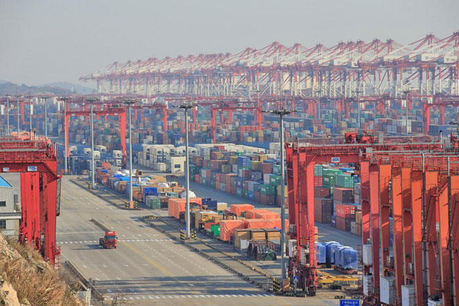 Containers are seen at the Yangshan Deep Water Port, part of the Shanghai Free Trade Zone, in Shanghai, China, February 13 (Reuters file photo)