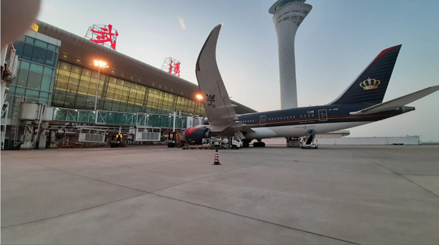   A plane gets ready for its flight from Wuhan, China, to the Kingdom on Friday, carrying students of Jordanian, Palestinian and various Arab nationalities on board  (Petra photo)