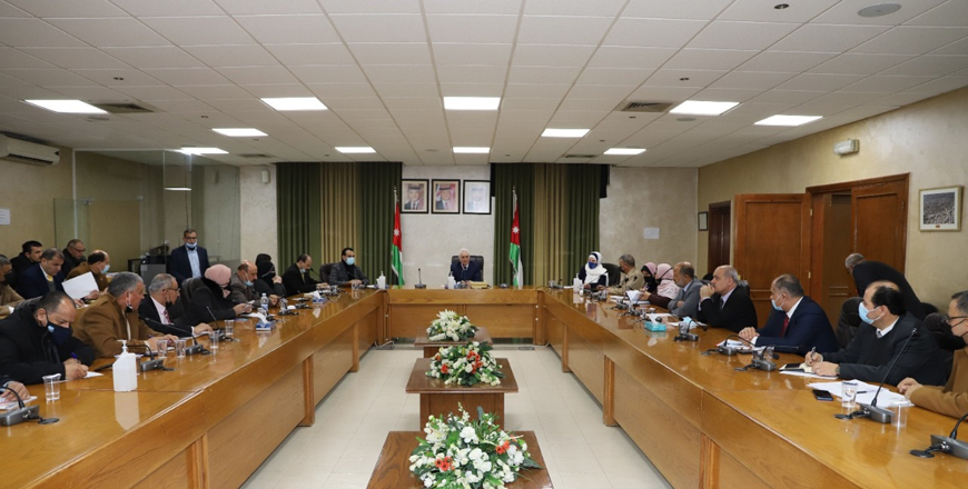 Education Minister Wajih Oweis chairs a meeting of the ministry’s planning committee on Saturday (Petra photo)