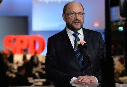Martin Schulz, leader of Germany's social democratic SPD Party, gives an interview at the end of an extraordinary SPD Party congress in Bonn, western Germany, on Sunday (AFP photo)
