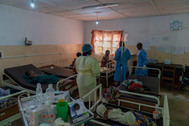 Nurses tour the wards where mpox patients are hospitalised at the Kavumu hospital, 30 km north of Bukavu in eastern Democratic Republic of Congo, Saturday (AFP photo)