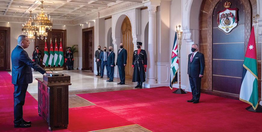 The ministers were sworn in before His Majesty King Abdullah at Basman Palace on Sunday (Photo courtesy of Royal Court)