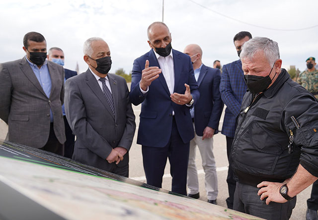 His Majesty King Abdullah visits Juthoor, the Kingdom’s largest afforestation project, launched upon Royal directives in 2012 in Karak Governorate to increase green spaces in Jordan, on Wednesday (Photo courtesy of Royal Court)