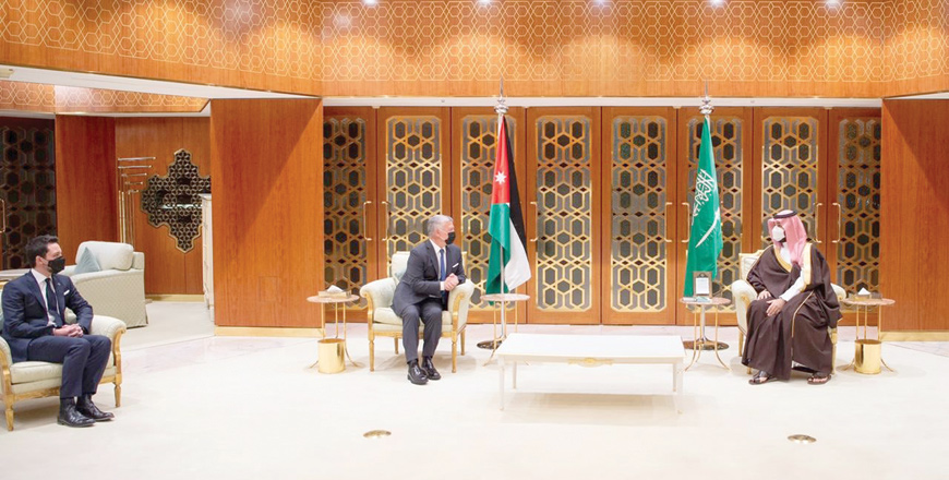 His Majesty King Abdullah, accompanied by HRH Crown Prince Hussein, meets with Saudi Crown Prince Mohammed Bin Salman Bin Abdulaziz Al Saud in Riyadh on Monday (Photo courtesy of Royal Court)
