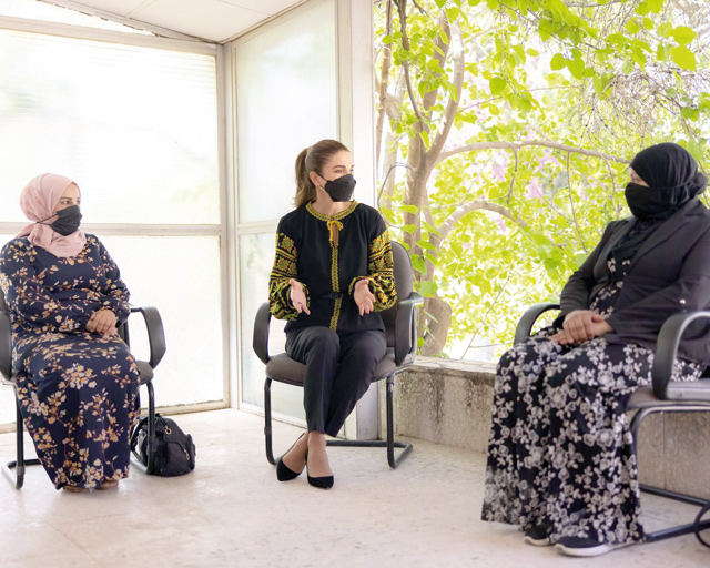 Her Majesty Queen Rania meets with owners of income-generating projects at the Community Centres Association in Amman on Tuesday (Photo courtesy of Royal Court)