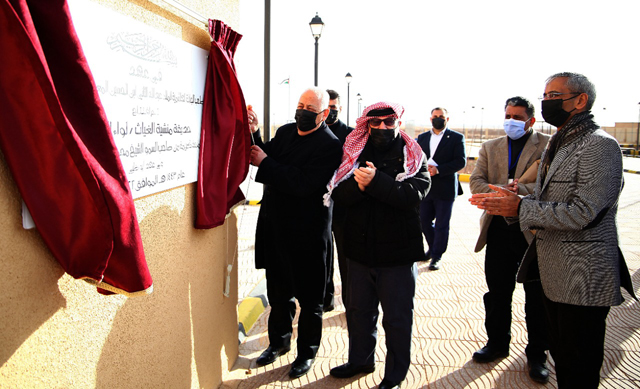 Royal Court chief Yousef Issawi inaugurates a Royal initiative project in the Northern Badia region of Mafraq on Saturday (Petra photo)