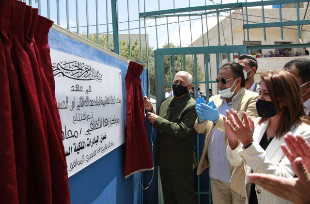 Royal Court Chief Yousef Issawi inaugurates the Zaha Cultural Centre Park in Jerash Governorate on Saturday (Petra photo)