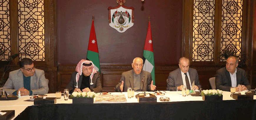 Royal Court Chief Yousef speaks during a meeting with ministers at the Royal Court on Saturday (Petra photo)