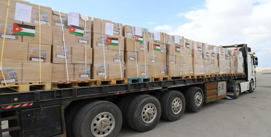 The second phase of the food aid initiative aimed at transporting assistance from Jordan to Gaza, kicks off on Saturday in a joint effort between the Jordan Hashemite Charity Organisation (JHCO), Qatar Red Crescent Society (QRCS), and the Jordan National Red Crescent Society (JNRC) (Petra photo)