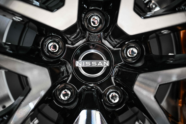 The emblem of Japanese automaker Nissan Motor is seen at a showroom in Yokohama on May 9, 2024 (AFP photo)
