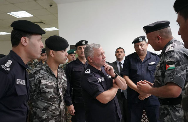 His Majesty King Abdullah, the Supreme Commander of the Jordan Armed Forces-Arab Army, visits the Public Security Directorate on Sunday (Photo courtesy of Royal Court)