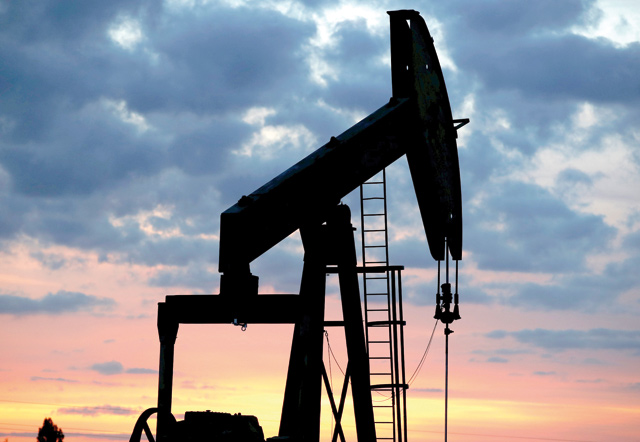 An oil pump is seen at sunset outside Vaudoy-en-Brie, near Paris, France, on Monday (Reuters photo)