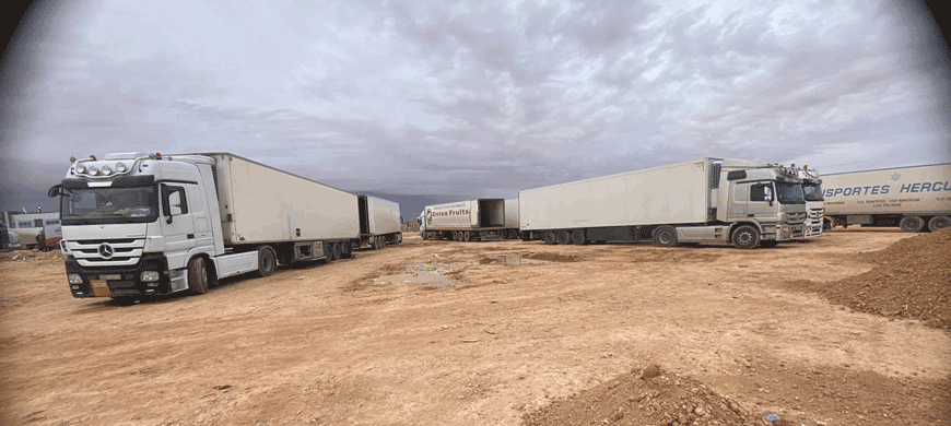 Trucks are seen near Egypt’s Salloum crossing (Photo courtesy of Khaled Shatnawi)