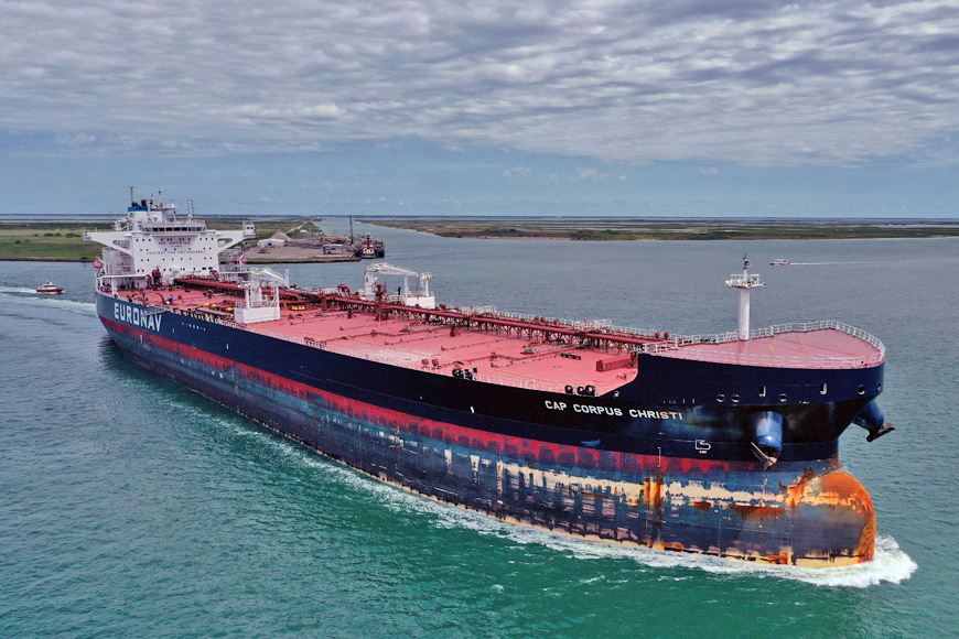 A petroleum tanker ship passes through the Aransas Channel to the Gulf of Mexico, on May 26 (AFP photo)