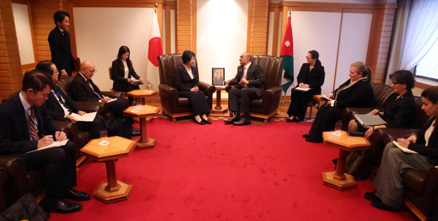 Prime Minister Bisher Khasawneh on Monday holds talks with senior Japanese officials in Tokyo that focused on strengthening bilateral relations in various fields (Petra photo)