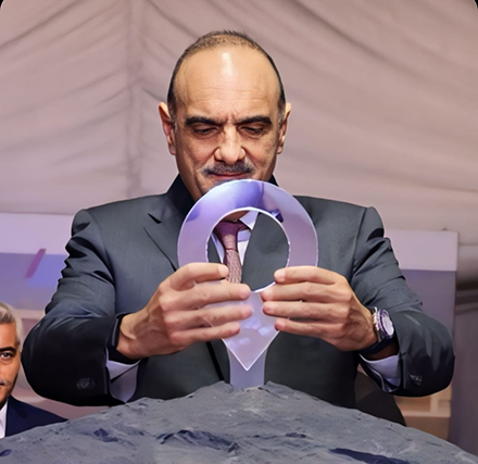 Prime Minister Bisher Khasawneh on Wednesday lays the foundation stone for the Durrah Border Crossing project in Aqaba, linking Jordan to Saudi Arabia (Petra photo)