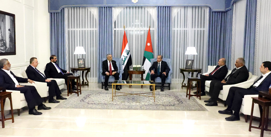 Prime Minister Jafar Hassan on Wednesday, at the Prime Ministry, welcomes Iraqi Parliament Speaker Mahmoud Mashhadani, along with his accompanying parliamentary delegation (Petra photo)