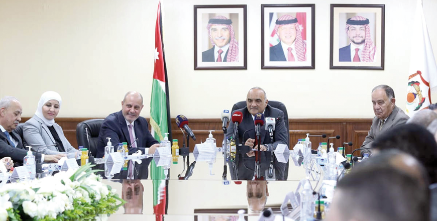Prime Minister Bisher Khasawneh and ministers meet with representatives from the industrial, commercial and agricultural sectors on Wednesday (Petra photo)