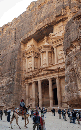 The monastery, or the tombs of the Nabataean King Areta IV and his son Malco II, built by the Nabataeans in the early first century, stands in the ancient city of Petra in southern Jordan, February 26 (Korea Times photo by Shim Hyun-chul)