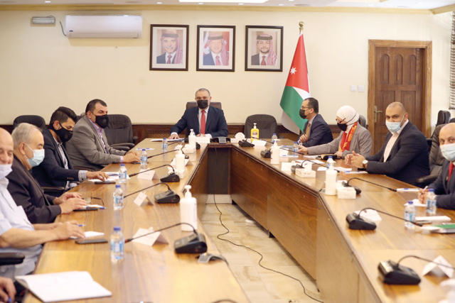 Minister of Planning and International Cooperation Nasser Shraideh meets with representatives of the private sector on Tuesday (Petra photo)