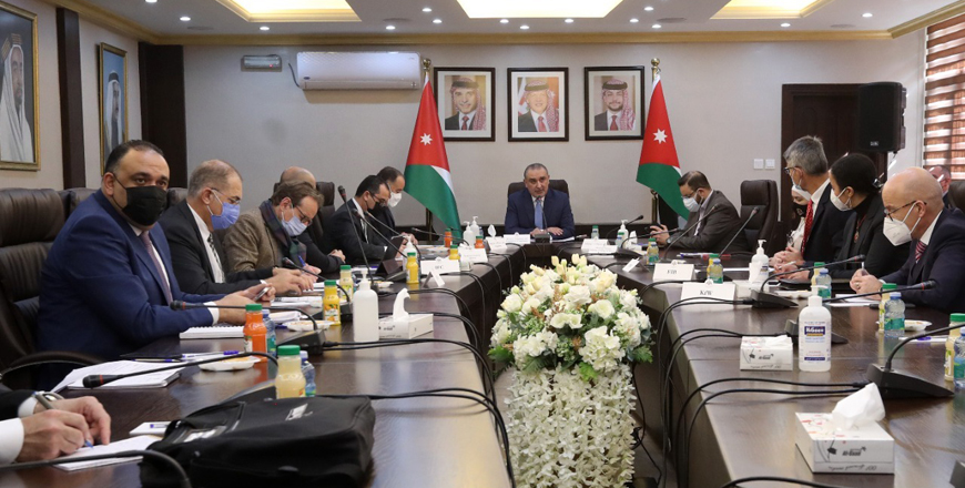 Minister of Planning and International Cooperation Nasser Shraideh chairs a coordination meeting with representatives of international financial institutions and funds on Tuesday (Photo courtesy of Planning Ministry)