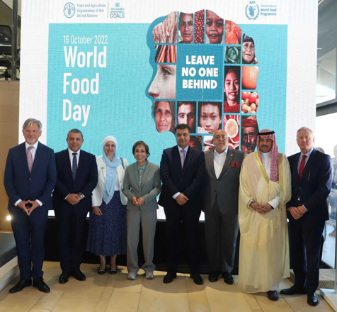 HRH Princess Basma Bint Talal and guests pose for a photo at the Royal Botanic Garden on the occasion of World Food Day on Sunday (Petra photo)