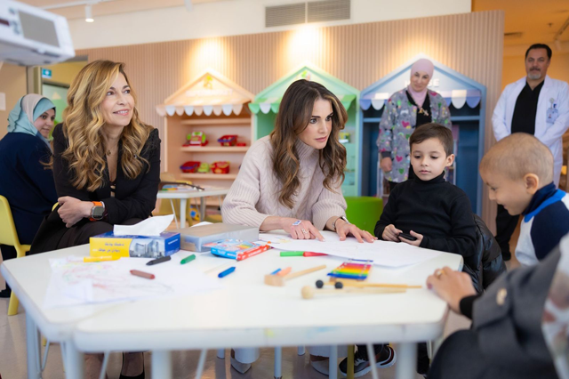   Her Majesty Queen Rania with a group of pediatric cancer patients on Wednesday, who were recently evacuated from the Gaza Strip and brought to Jordan to resume their treatment at the King Hussein Cancer Centre in Amman (Photo courtesy of Her Majesty’s office)  