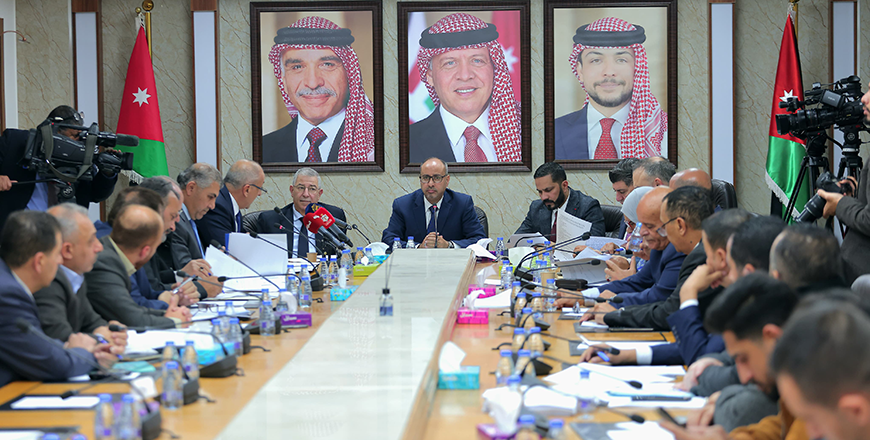 Environment Minister Radaideh notes growing demand for electric and hybrid vehicles during 2024 general budget draft law discussions at Lower House Finance Committee.  (Petra photo)