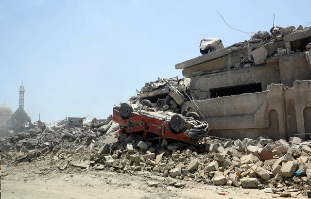 A view of devastation caused by fighting between the Iraqi military forces and Daesh militants in western Mosul, Iraq, on Monday  (Reuters photo)