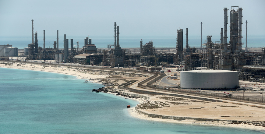 General view of Saudi Aramco's Ras Tanura oil refinery and oil terminal in Saudi Arabia, on May 21, 2018 (Reuters photo)