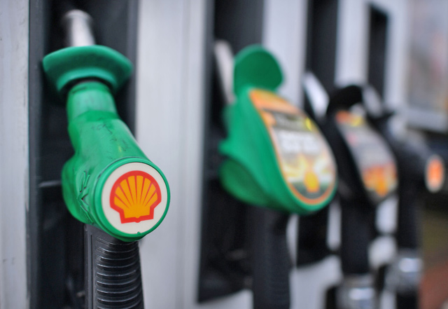 The logo of energy giant Royal Dutch Shell is pictured on pumps at a petrol station in London, on January 30, 2018 (AFP file photo)