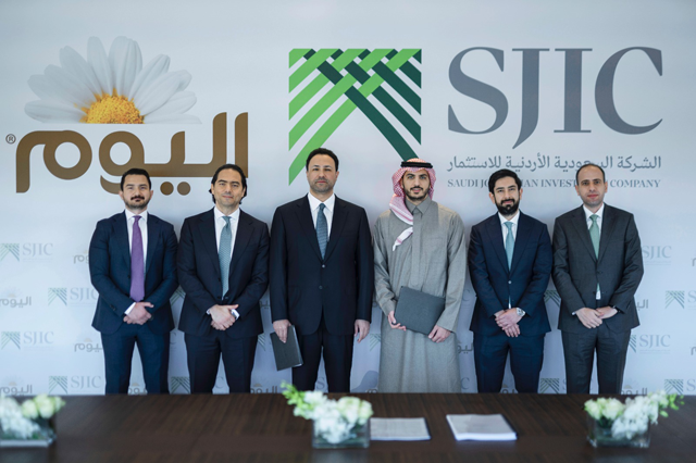 The Saudi Jordanian Investment Company and Alyoum Bakery on Tuesday announce the signing of an agreement for SJIC to indirectly invest in Alyoum Bakery (Photo courtesy of Saudi Jordanian Investment Company)